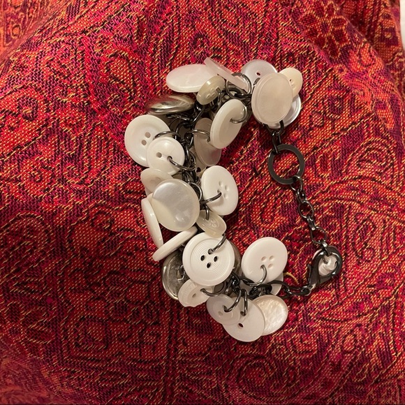 💰3/$15❤️ Up-cycled antique button bracelet - Picture 2 of 6